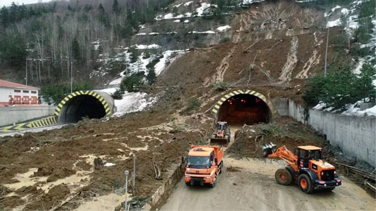 Heyelan sebebiyle kapanan Bolu Dağı Tüneli\'nde tahribatın boyutu gün ağarınca ortaya çıktı!