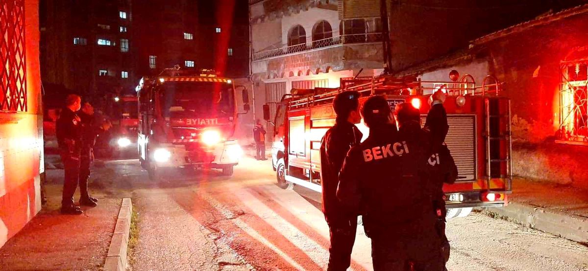 Metruk binada çıkan yangın mahalleliyi korkuttu