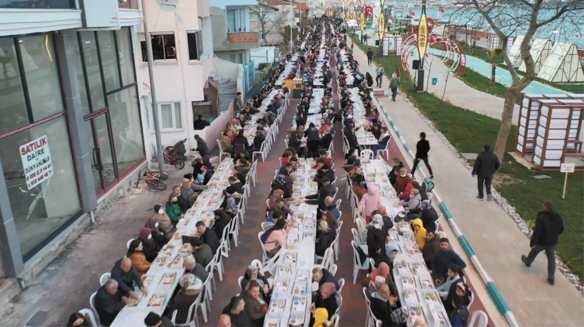 1 kilometrelik dev iftar sofrası: Bu sofranın başı var sonu yok