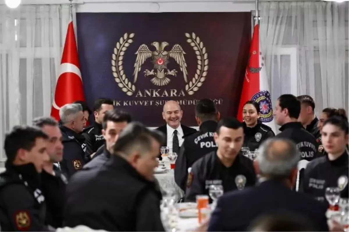 Bakan Soylu, Çevik Kuvvet Şube Müdürlüğü\'nde iftar yaptı