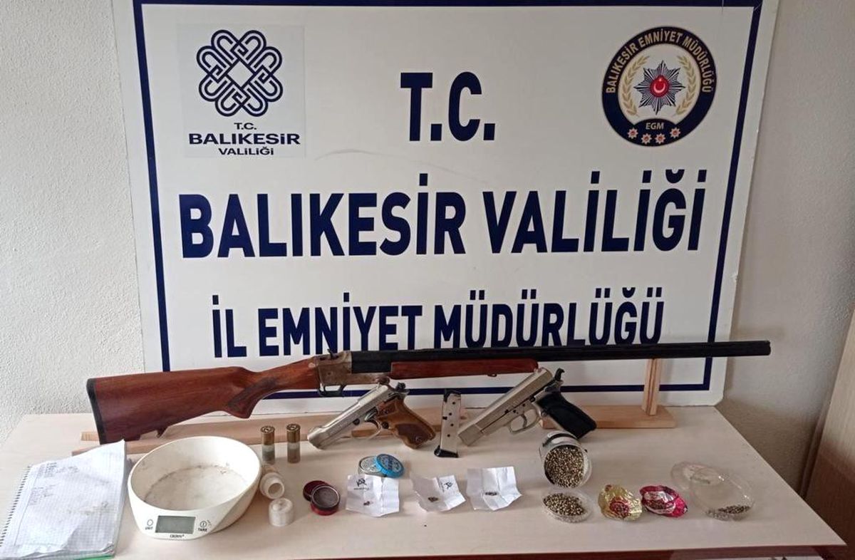 Son dakika haberleri... Balıkesir\'de polis 272 şahsa \'Huzur\' operasyonu