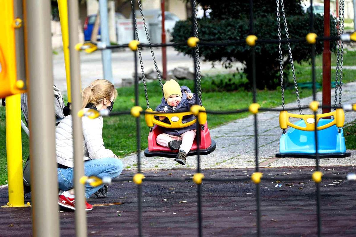 Bayraklı\'nın parklarına modern dokunuş