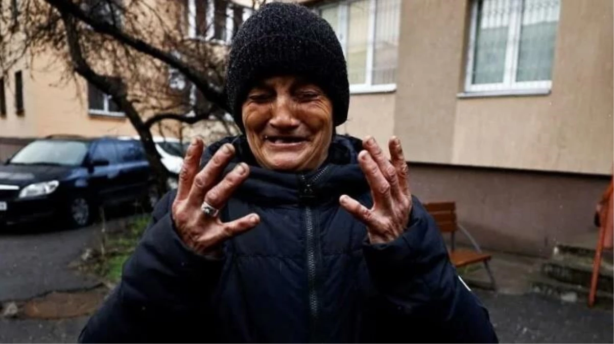 Ukrayna Buça\'da dehşeti yaşayan yaşlı kadın konuştu: Kocamı ölü buldum, köpekler yemesin diye derine gömdüm