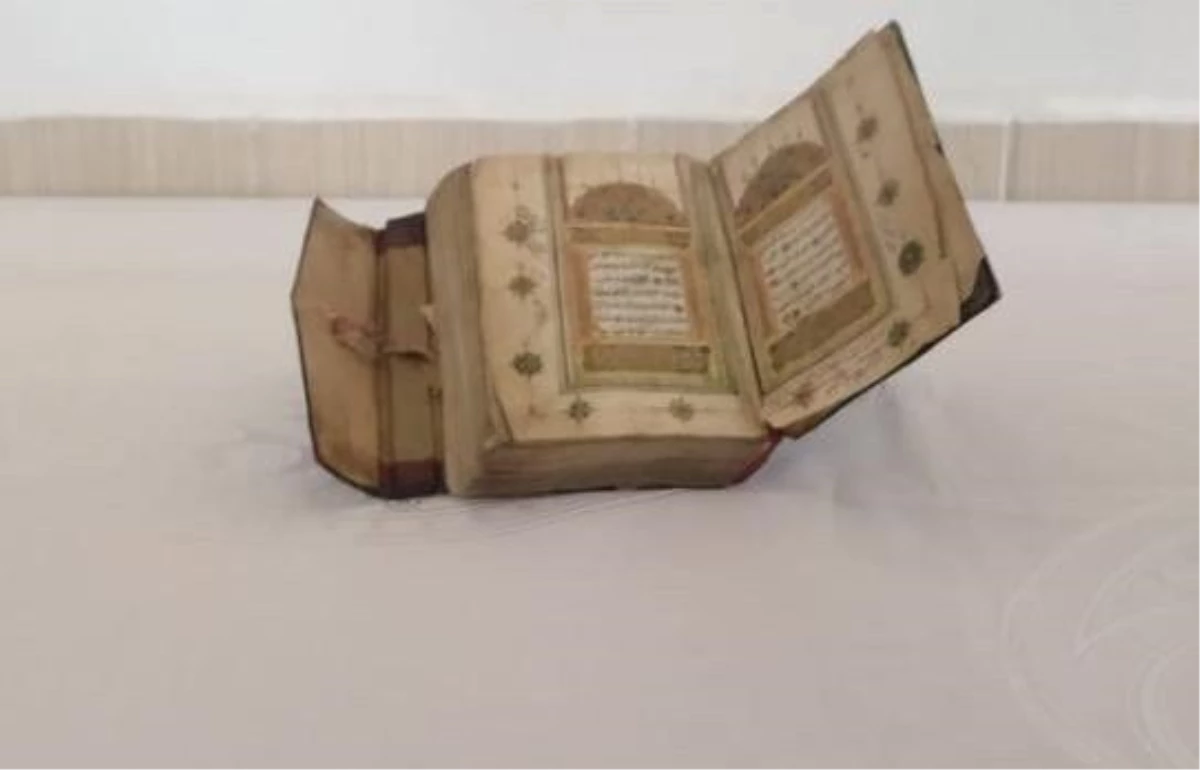 Burdur\'da Osmanlı Dönemi\'ne ait el yazması Kuran-ı Kerim ele geçirildi