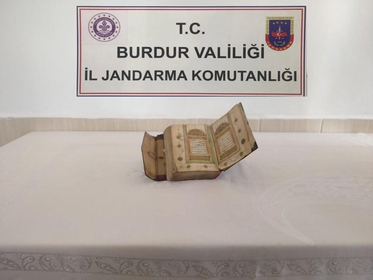 El yazması Kur\'an-ı Kerim ele geçirildi