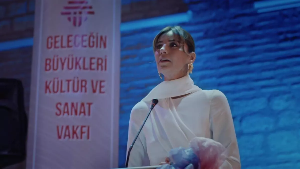 Hakim \'Zümrüt\' kimdir? Hakim Zümrüt gerçek adı nedir? Seda Akman kimdir, kaç yaşında? Dizileri ve filmleri...