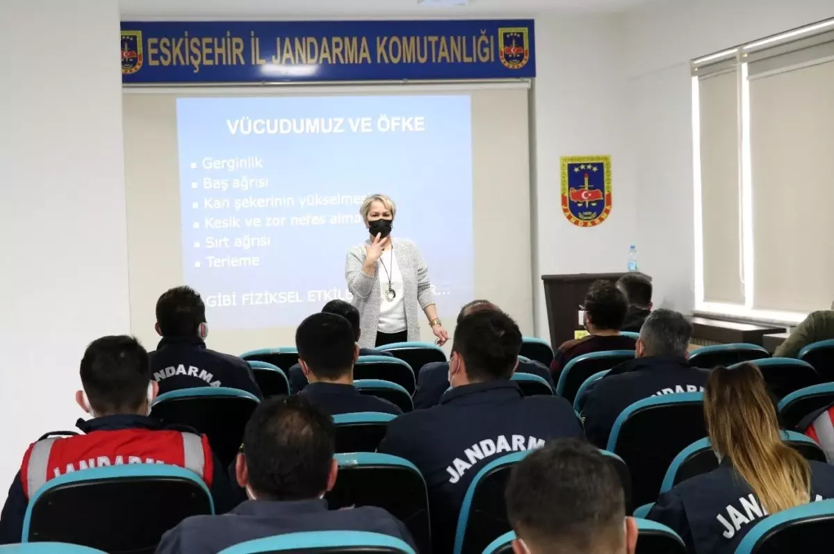 Jandarma ekipleri \'Öfke ve Öfke Kontrolü\' eğitimi aldı