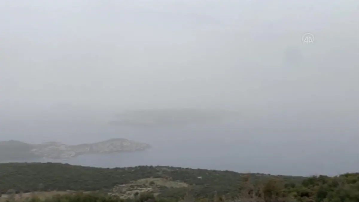 Kaş ilçesinde toz taşınımı nedeniyle görüş mesafesi düştü