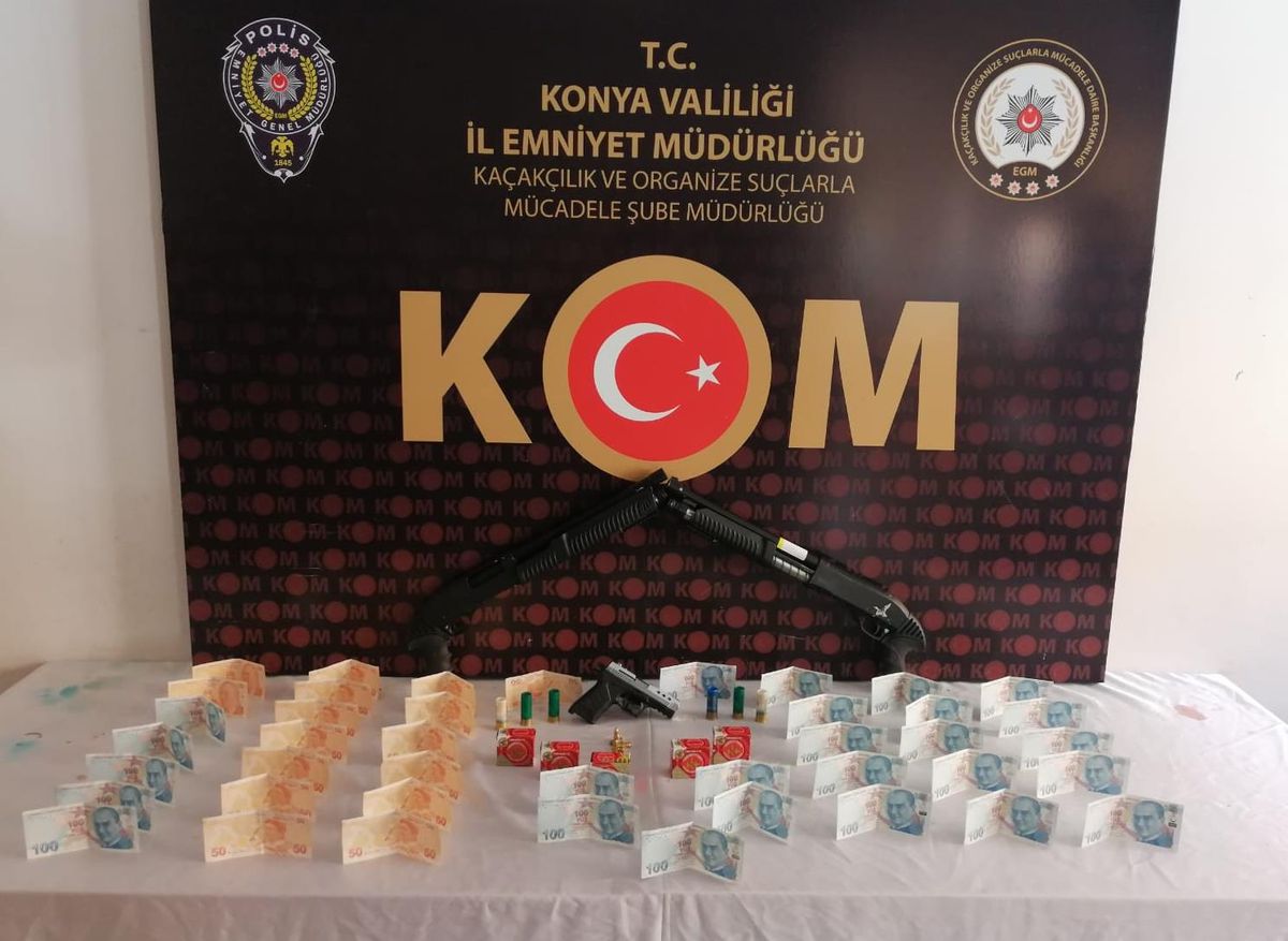 Konya\'da piyasaya sahte para sürdükleri iddiasıyla 10 şüpheli yakalandı