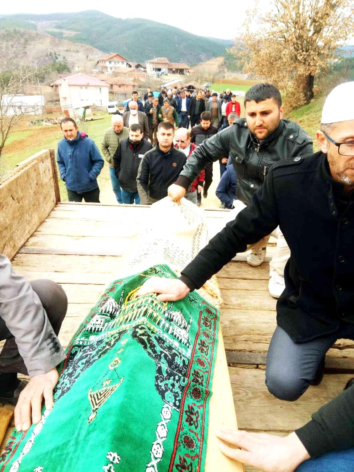 Son dakika haber... Orman kesimi sırasında öldürülen Bayam toprağa verildi