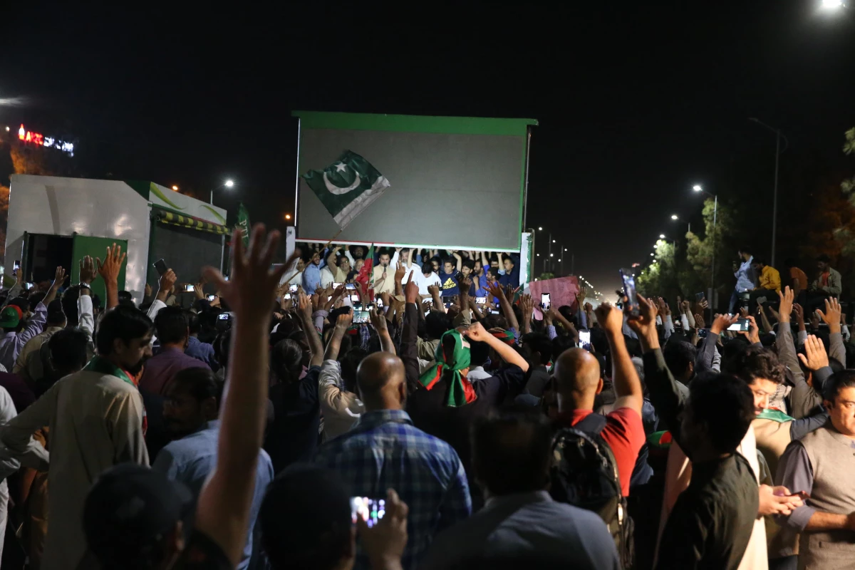 İSLAMABAD - Pakistan\'da Başbakan İmran Han destekçilerinden muhalefet karşıtı gösteri