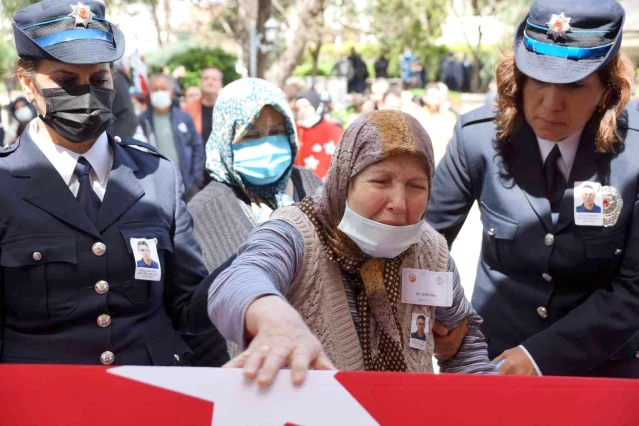 Şehit polis memuru Babayiğit, gözyaşları içerisinde uğurlandı