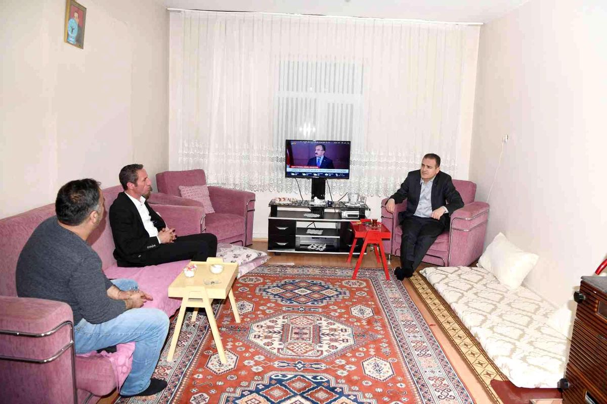 Vali Akbıyık, Akın ailesinin evinde iftarını açtı