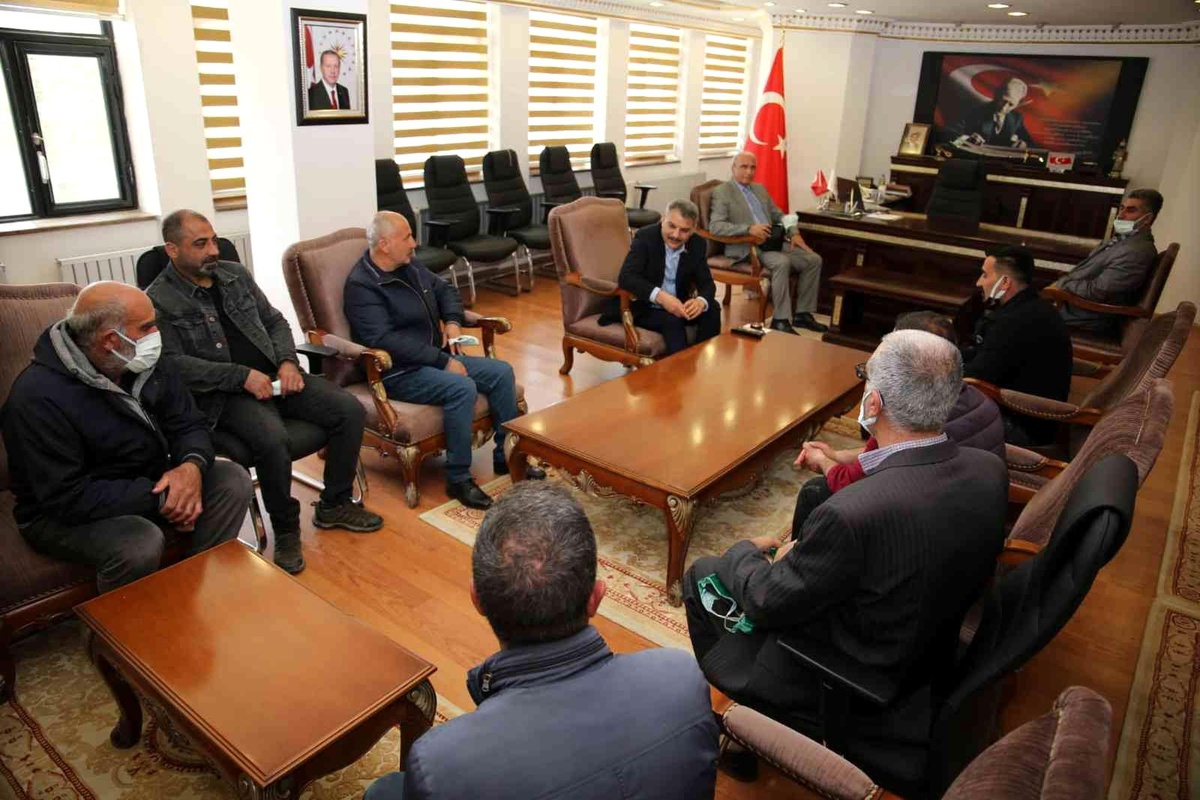 Vali Özkan Muhtarlarla bir araya geldi