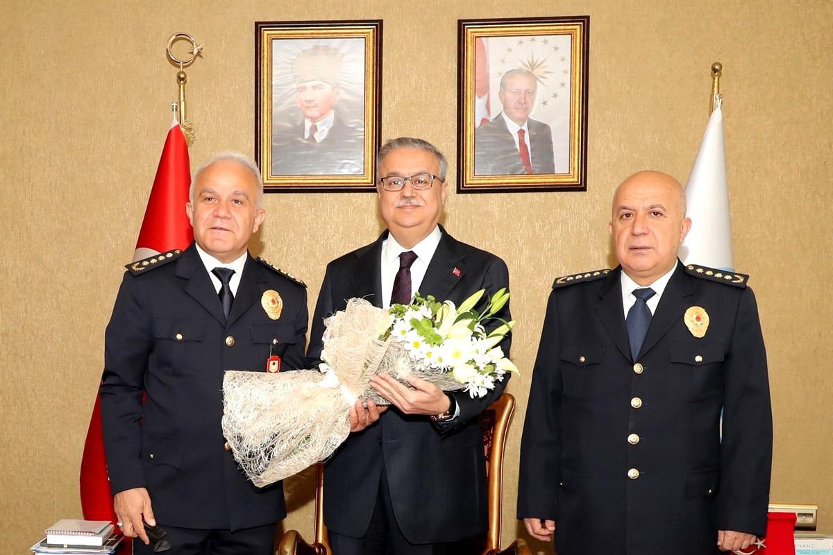 Vali Su, Polis Haftasında emniyet mensuplarıyla bir araya geldi