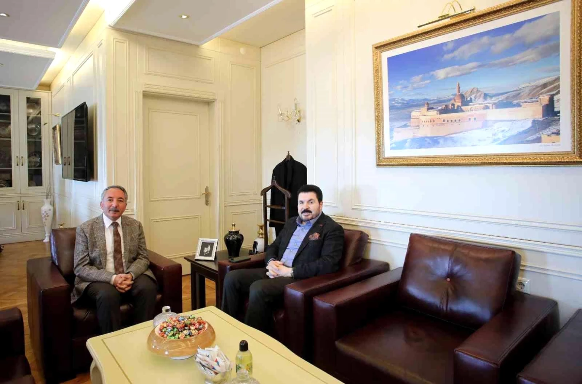 Ağrı Belediye Başkanı Sayan, AİÇÜ Rektörü Prof. Dr. Karabulut'u ziyaret etti