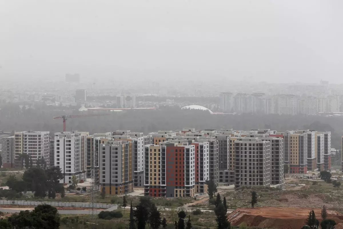 Antalya\'da toz taşınımı nedeniyle görüş mesafesi düştü