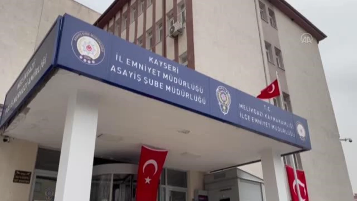 Aralarında firari hükümlülerin de bulunduğu 15 kişi yakalandı