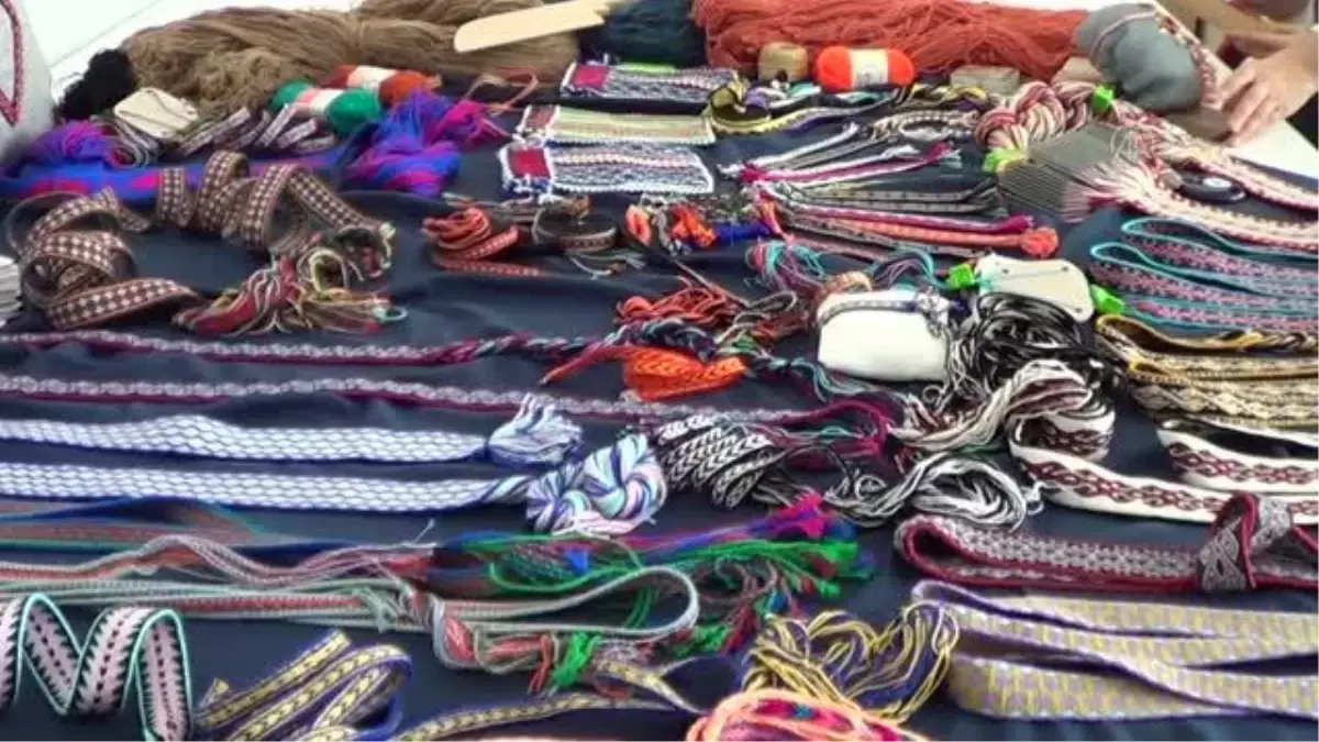 Son dakika gündem: ÇANAKKALE - Geleneksel dokuma yöntemi "çarpana"yı gelecek kuşaklara aktarıyor