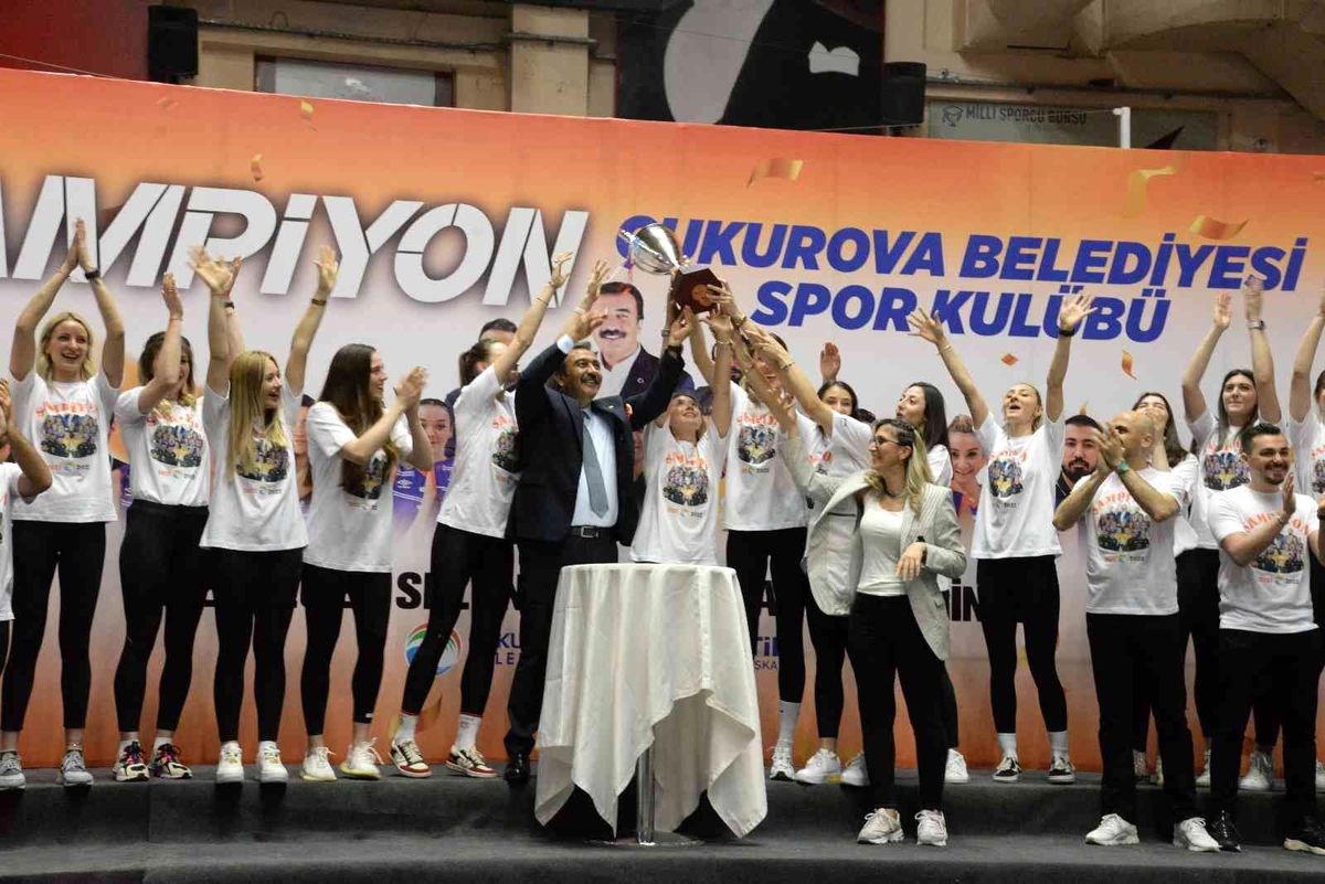 Çukurova'nın Sultanları taraftarıyla buluştu