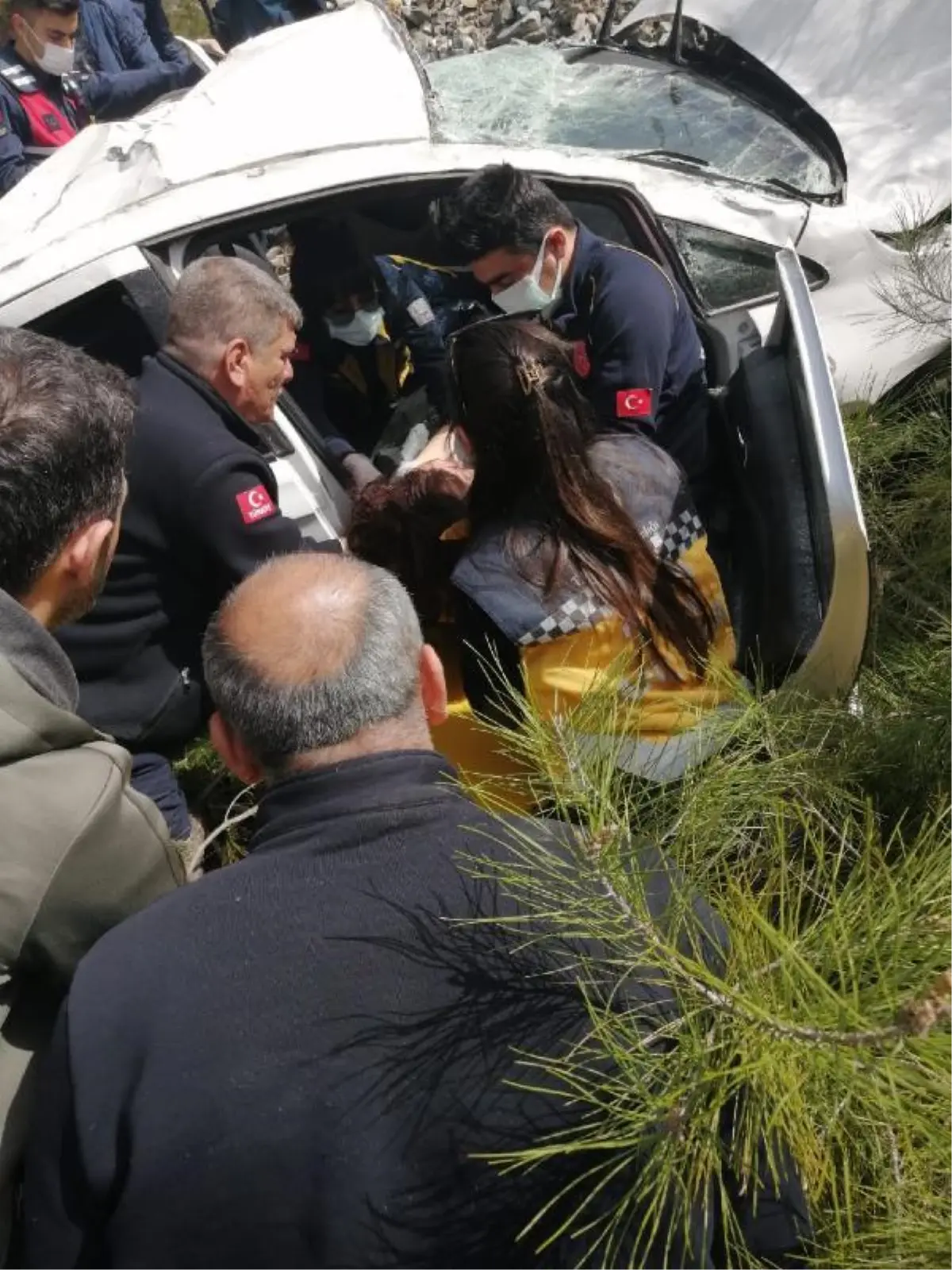 KAYIP SEHER ÖĞRETMEN, 30 SAAT SONRA KAZA YAPTIĞI OTOMOBİLDE YARALI BULUNDU