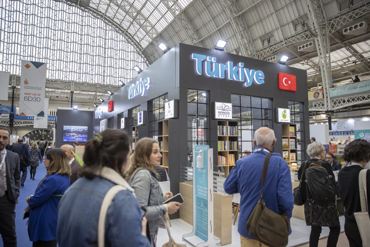 Londra Kitap Fuarı\'nda "Türkiye" standı büyük ilgi gördü (2)