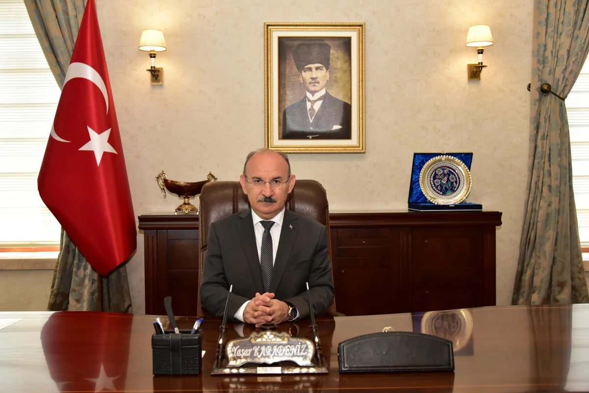 Manisa Valisi Yaşar Karadeniz, AA\'nın 102\'nci kuruluş yıl dönümünü kutladı
