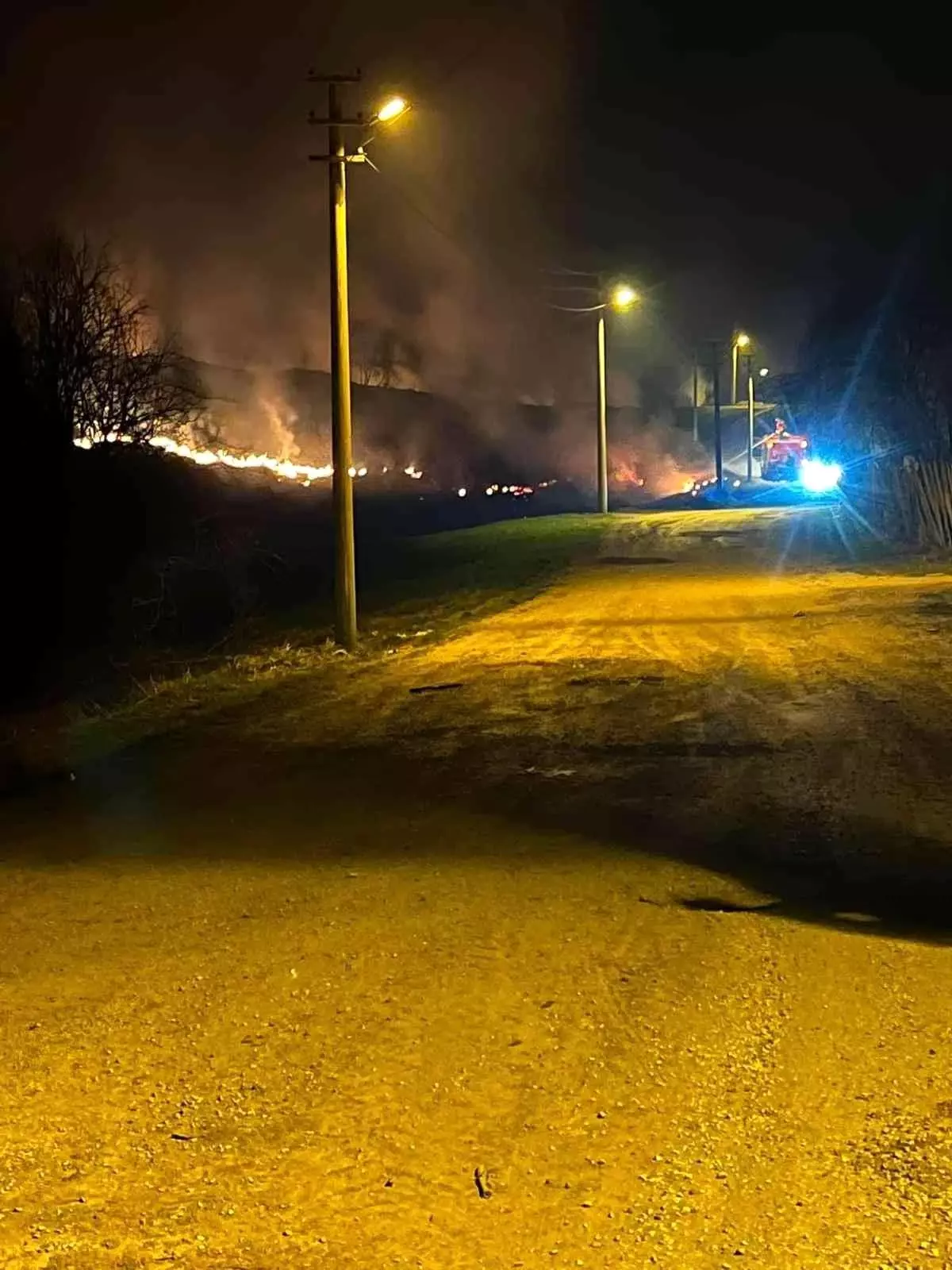 Mera olarak kullanılan alanda yangın çıktı, 25 dönüm arazi kül oldu