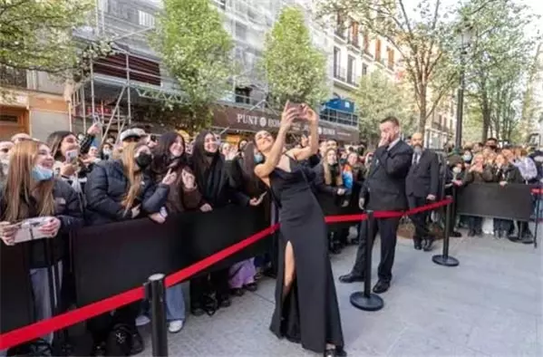 Ödül Törenine Damgasını Vurdu