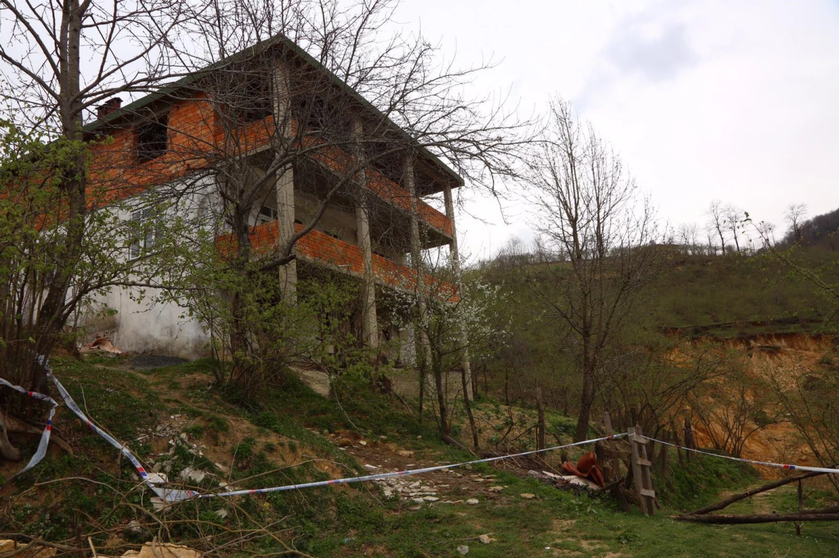 Ünye\'de heyelan nedeniyle 13 ev boşaltıldı