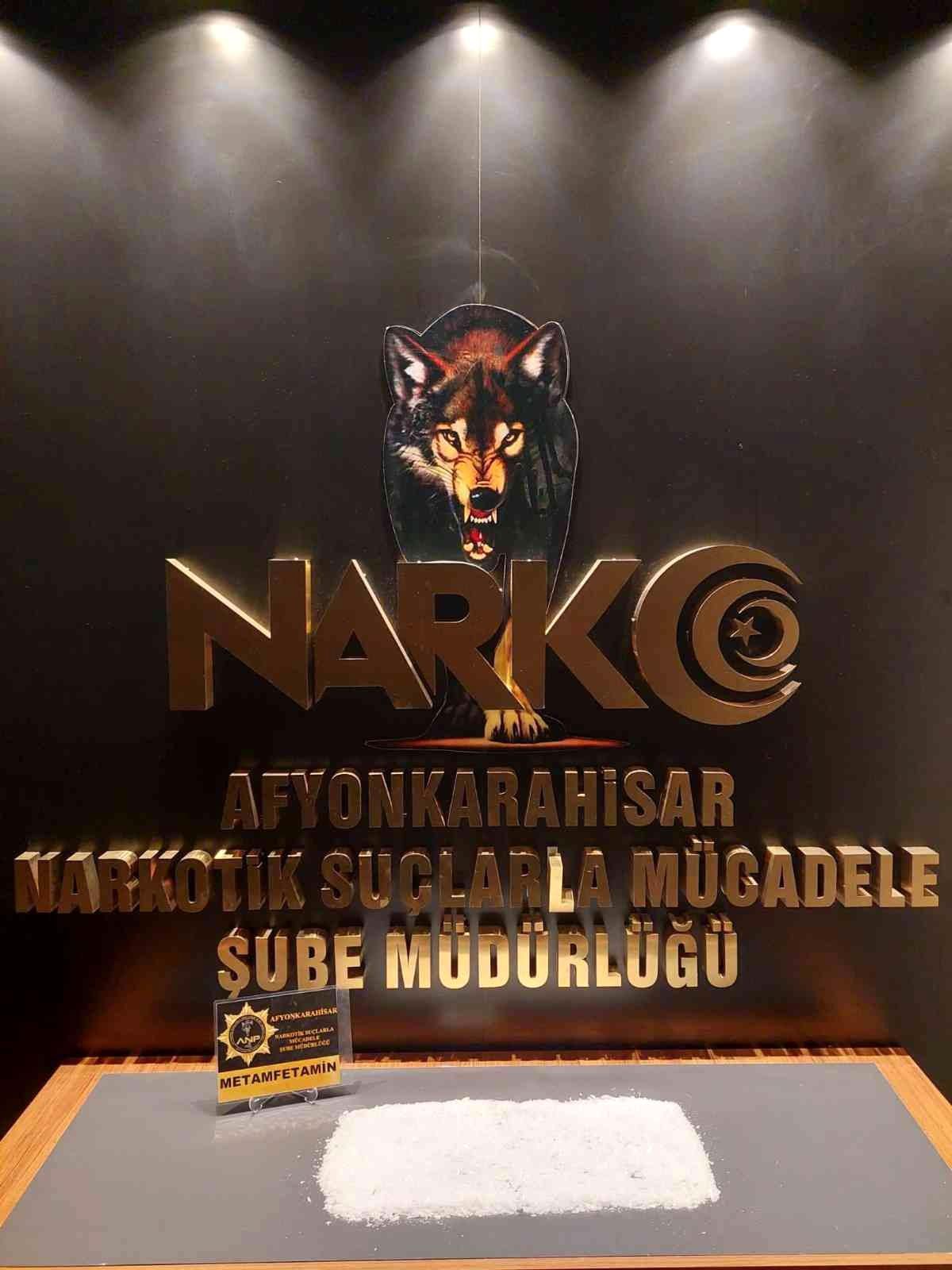 Son dakika 3. sayfa: Polis 400 gram metamfetamin ele geçirdi