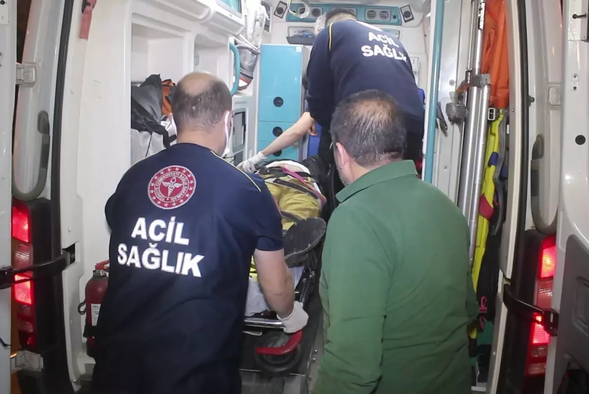 Son dakika! 7 otomobil ve 2 motosikletin karıştığı kazada 2 kişi yaralandı (2)