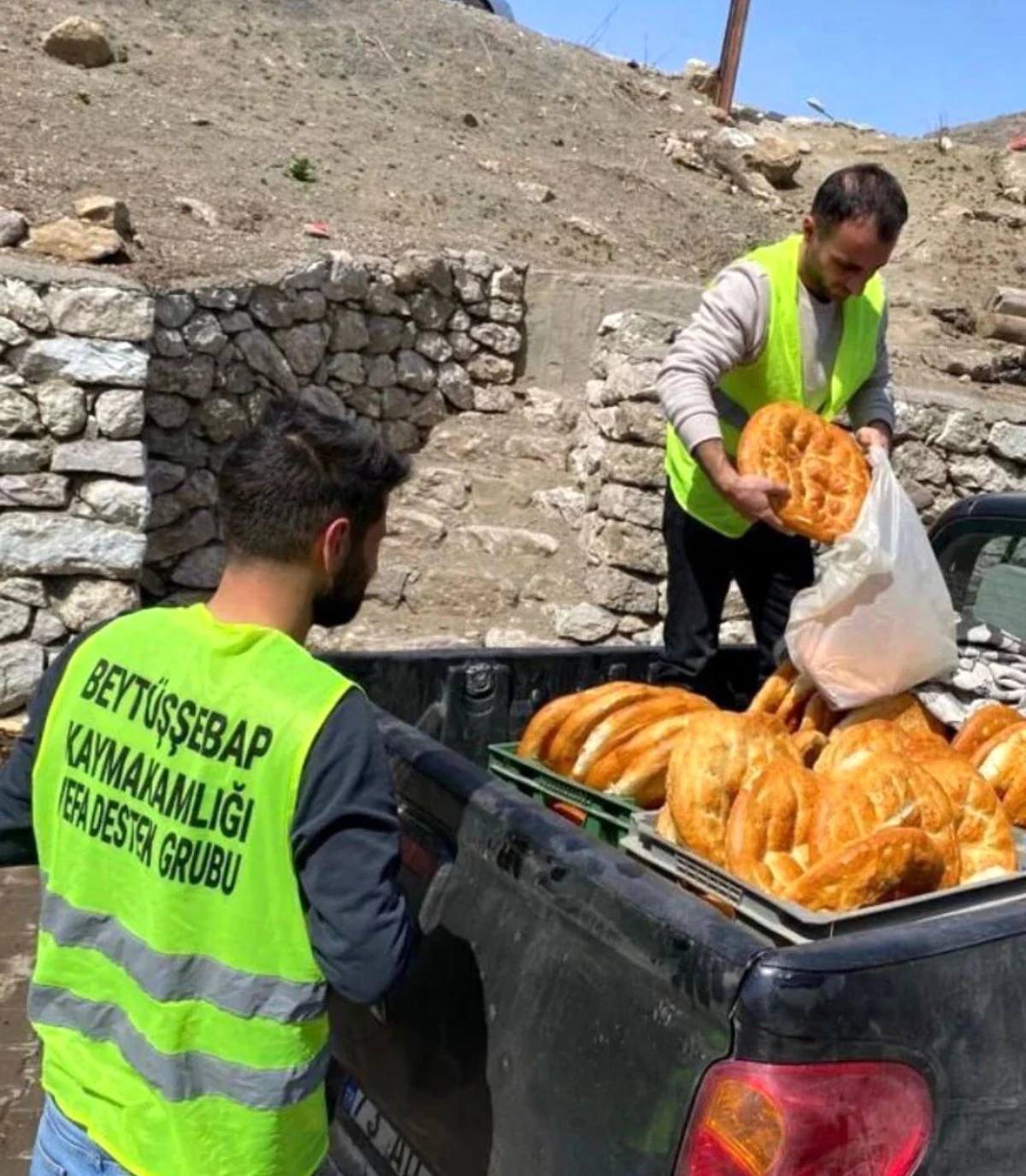 Beytüşşebap\'ta her gün 300 aileye sıcak ekmek