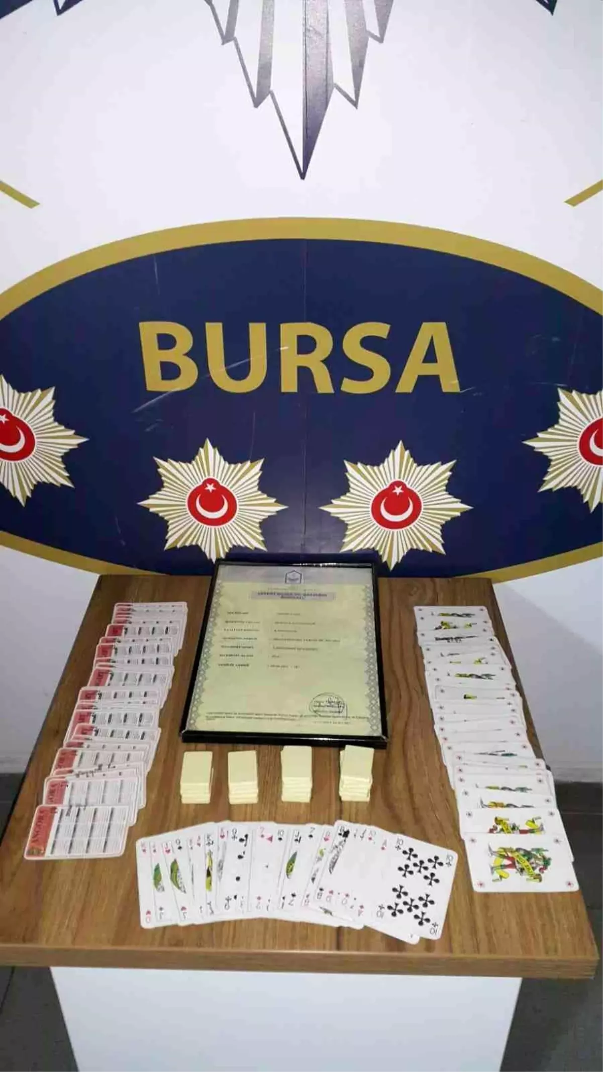 Bursa\'da kumar oynanan 2 kıraathaneye suçüstü yapıldı: 9 kişi yakalandı