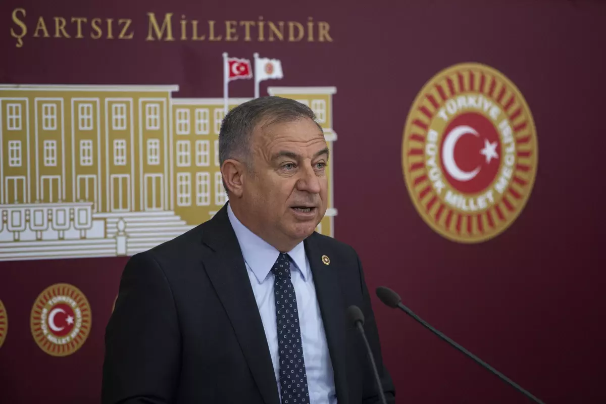 Son dakika haberi... CHP\'li Zeybek, İstanbul\'da yangına müdahalede 59 saniyelik kayıp olduğunu ileri sürdü