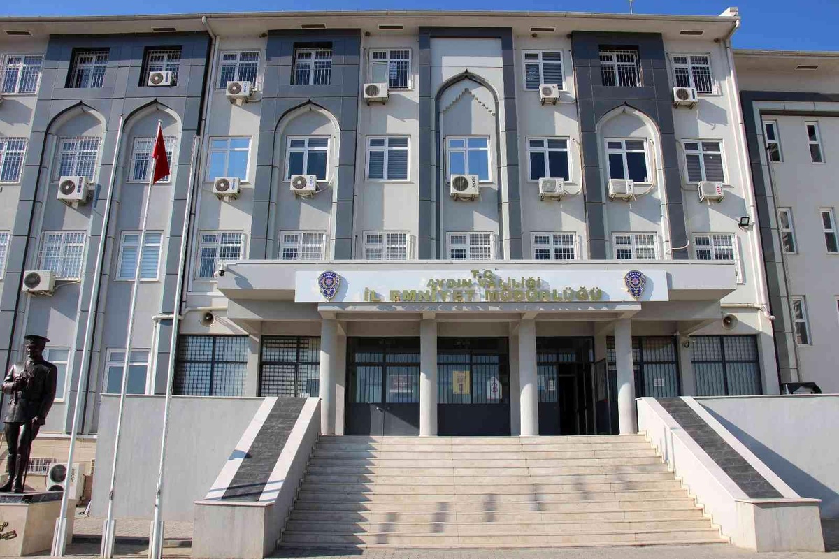 (DÜZELTME) Aydın merkezli iki ilde fuhuş operasyonu: 5 gözaltı
