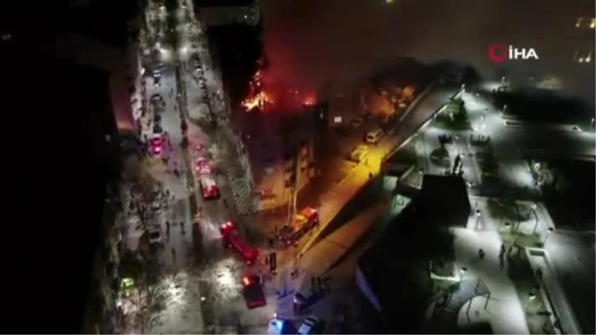 Elazığ\'da geceyi gündüze çeviren bina yangını, onlarca insan tahliye edildi