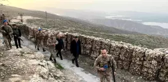 Gercüş Kaymakamı Sinanoğlu, üst bölgesinde askerle iftar açtı