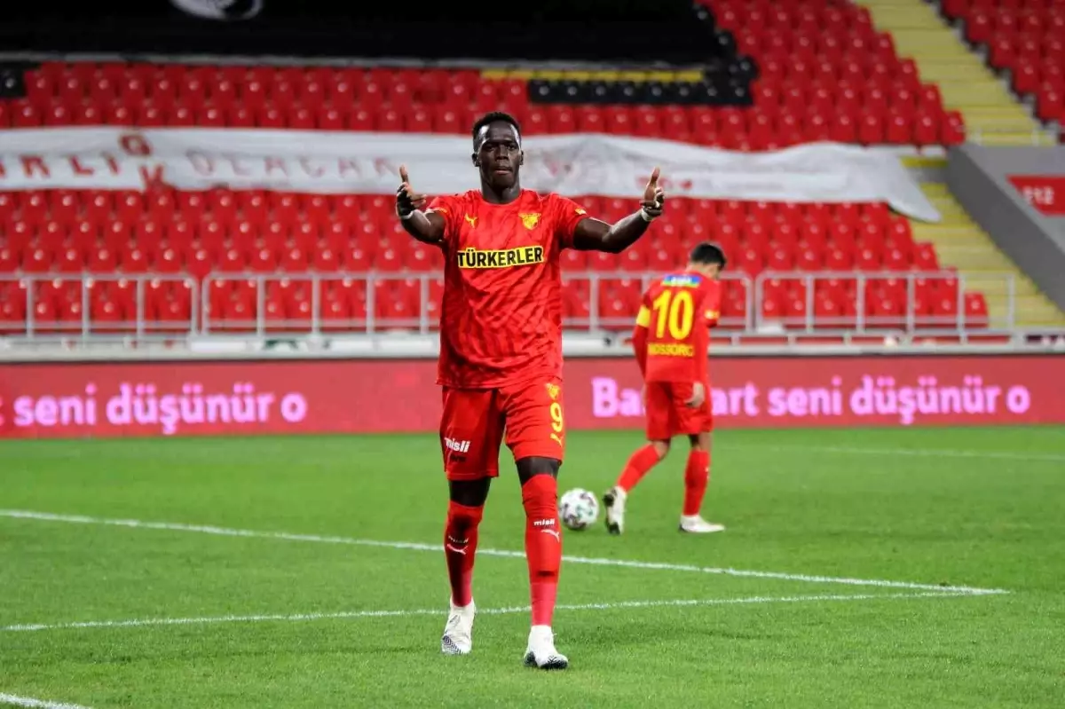 Göztepe\'de Ndiaye Çin yolcusu