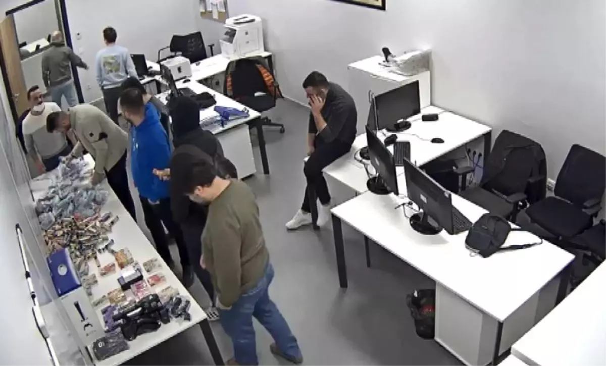 İstanbul Havalimanı\'nda kaçakçılara göz açtırılmıyor