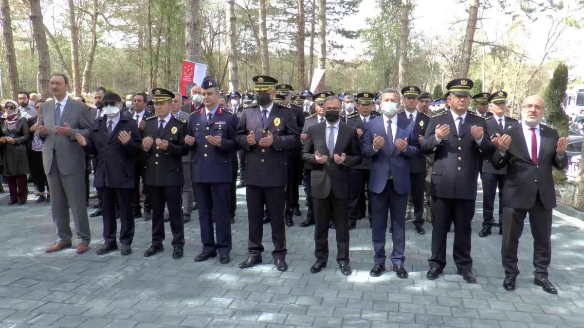 Son dakika haber! Kayseri\'de şehit polisler dualarla anıldı