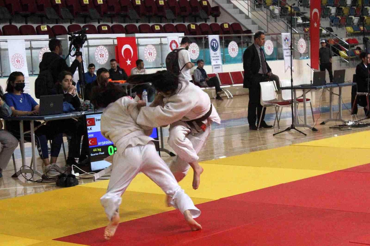 Kilis\'te barış için düzenlenen judo turnuvası sona erdi