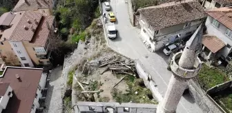 Minaresi öksüz kaldı, 6 asırlık cami 6 yıldır ibadete kapalı