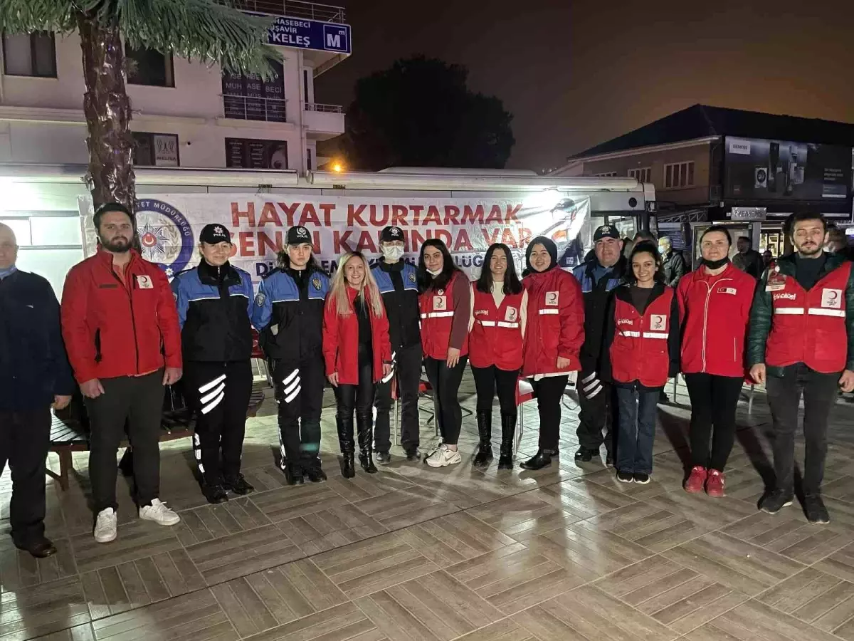 Polislerden anlamlı bağış