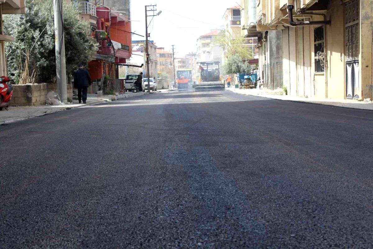 Samandağ\'da asfalt çalışması