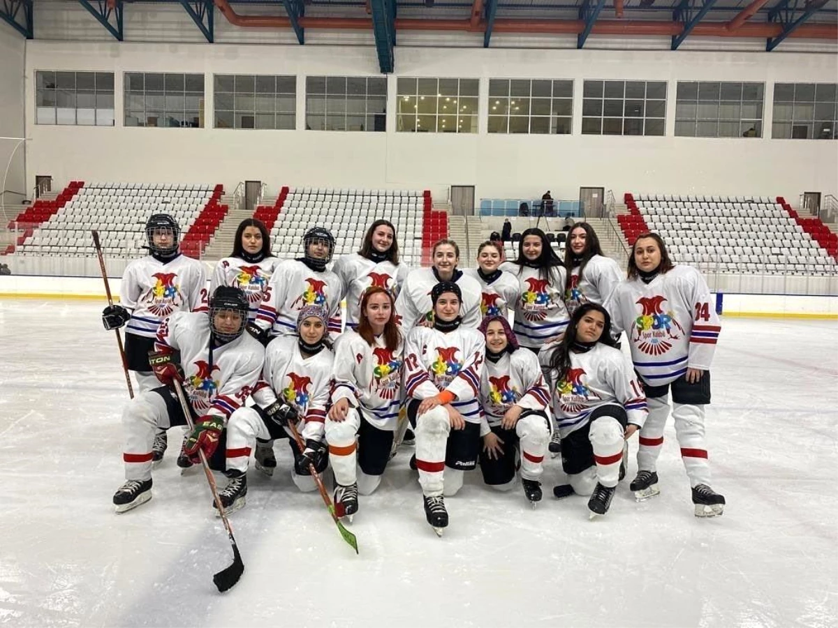 Spor AŞ Buz Hokeyi takımı Ankara\'da farklı kazandı