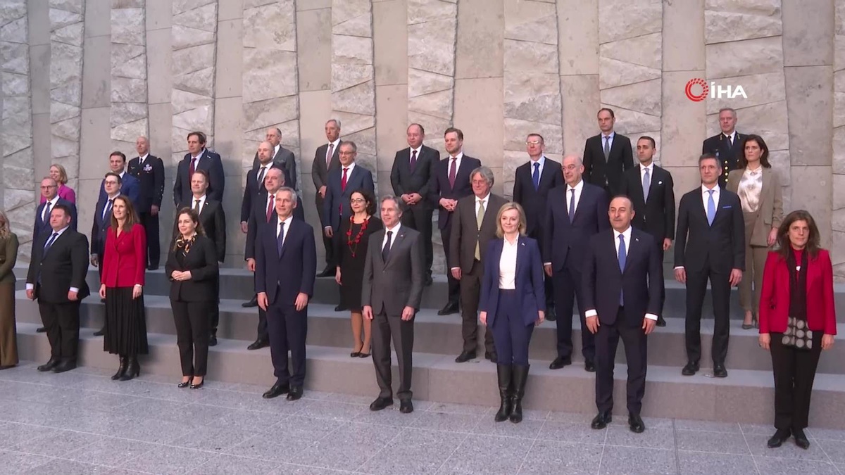 NATO Dışişleri Bakanları Toplantısı - Aile fotoğrafı (2)