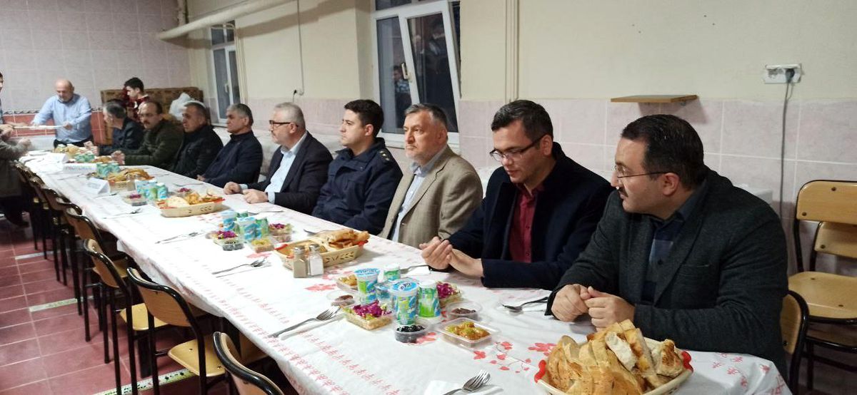 Devrekliler hafız adayları ile iftarda bir araya geldi