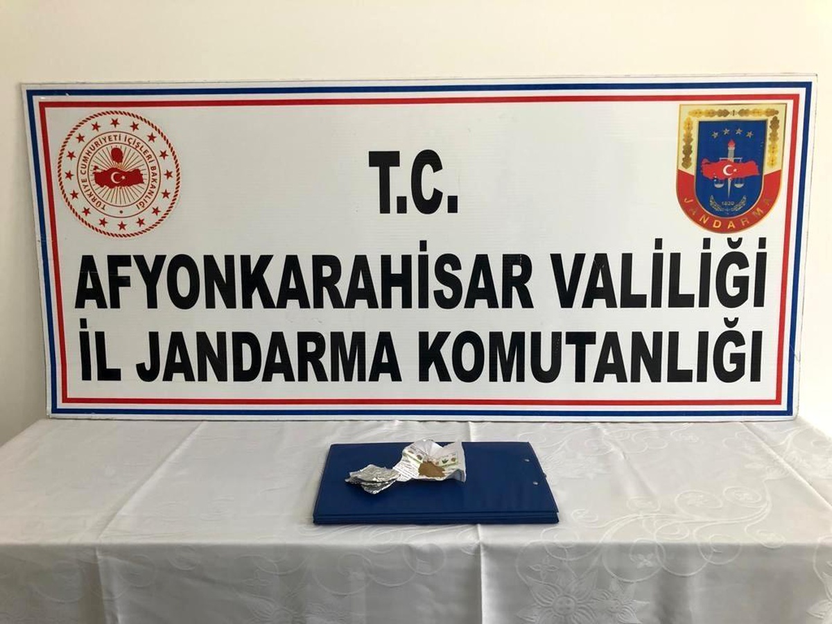 Jandarma üst araması yaptığı şahıstan esrar ele geçirdi