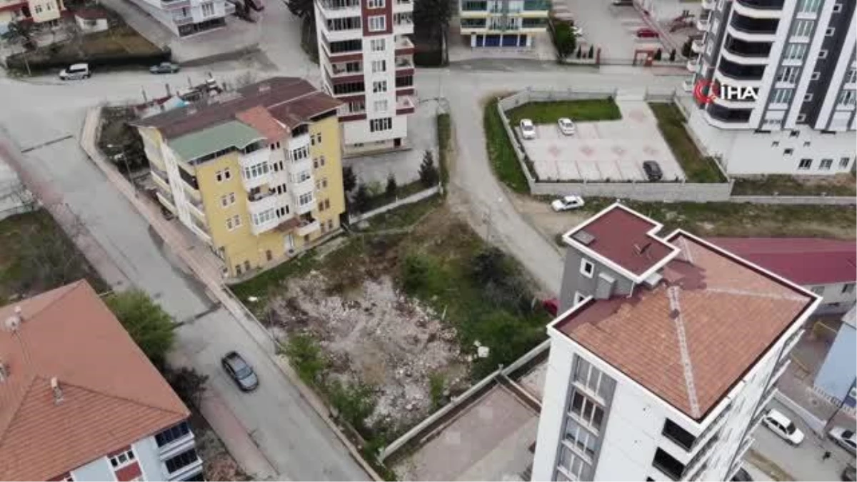 Karadeniz fıkrası gibi olay: Adresi karıştırdı, yanlış binayı yıktı